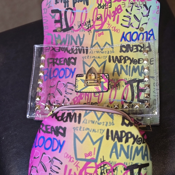 Graffiti Chain Shoulder Or Crossbody Bag - Picture 3 of 6